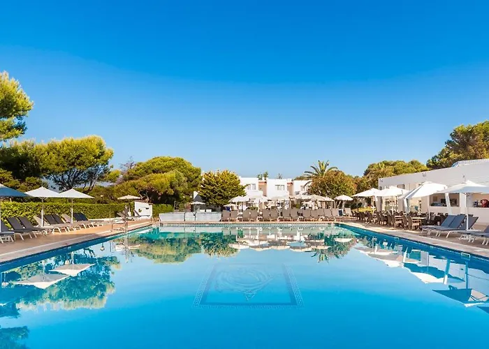 Santo Tomas Hotels for Romantic Getaway near Playa Son Bou