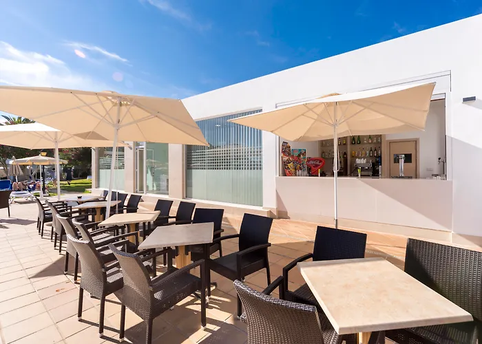 Santo Tomas Hotels for Romantic Getaway near Cova des Coloms