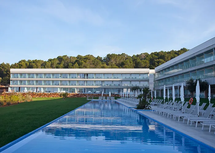 Best 3 Spa Hotels in Santo Tomas for a Relaxing Getaway