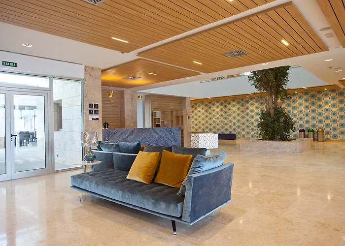 Santo Tomas 4 Star Hotels near Plaja St. Thomas