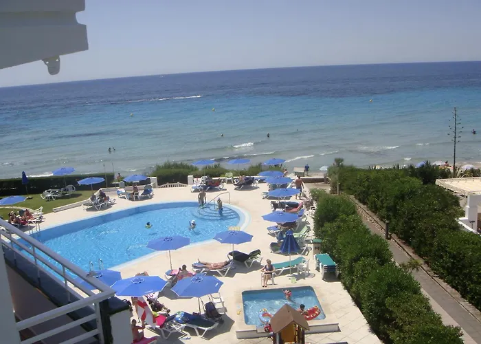 Santo Tomas 3 Star Hotels near Platja de Binigaus
