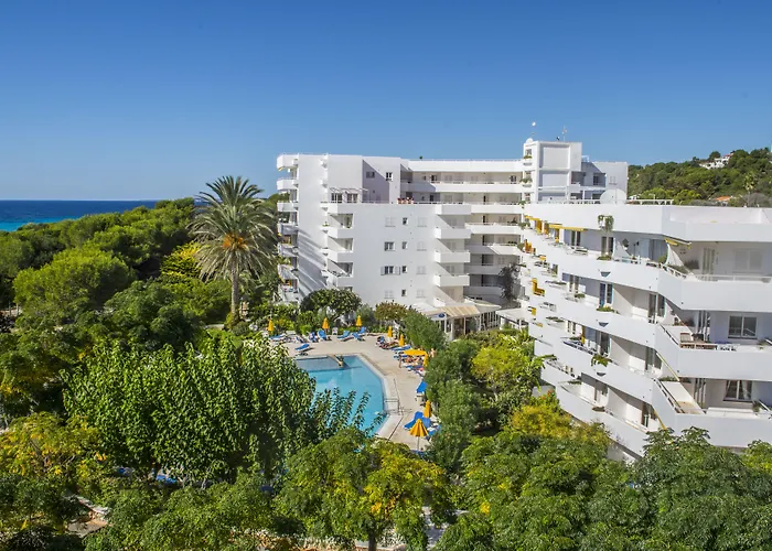 Santo Tomas Cheap Hotels near Son Bou Beach