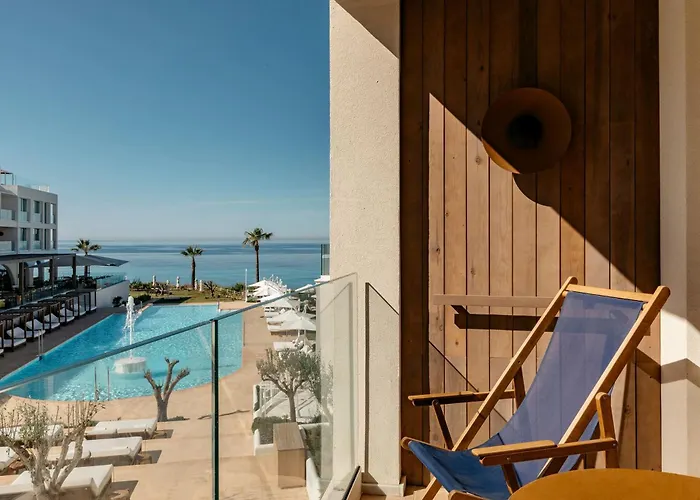 Santo Tomas Dog Friendly Hotels near Cova des Coloms